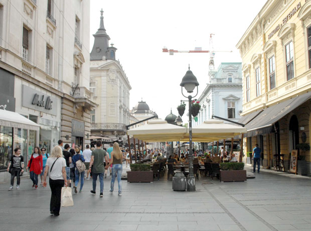 Летње баште ће остати у Кнезу!